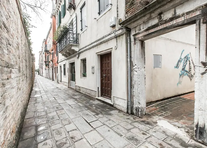 Design District R&R